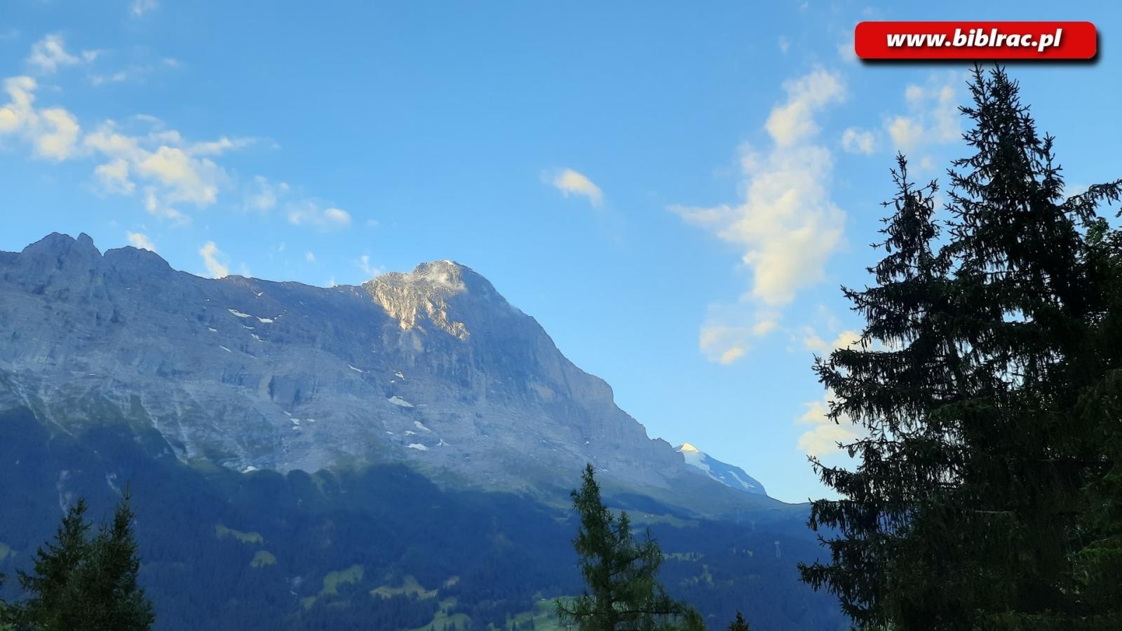 Zdjęcie w galerii na portalu naszraciborz.pl: Morwand i topniejące lodowce - slajdowisko o Szwajcarii w bibliotece w Markowicach wiadomości z regionu