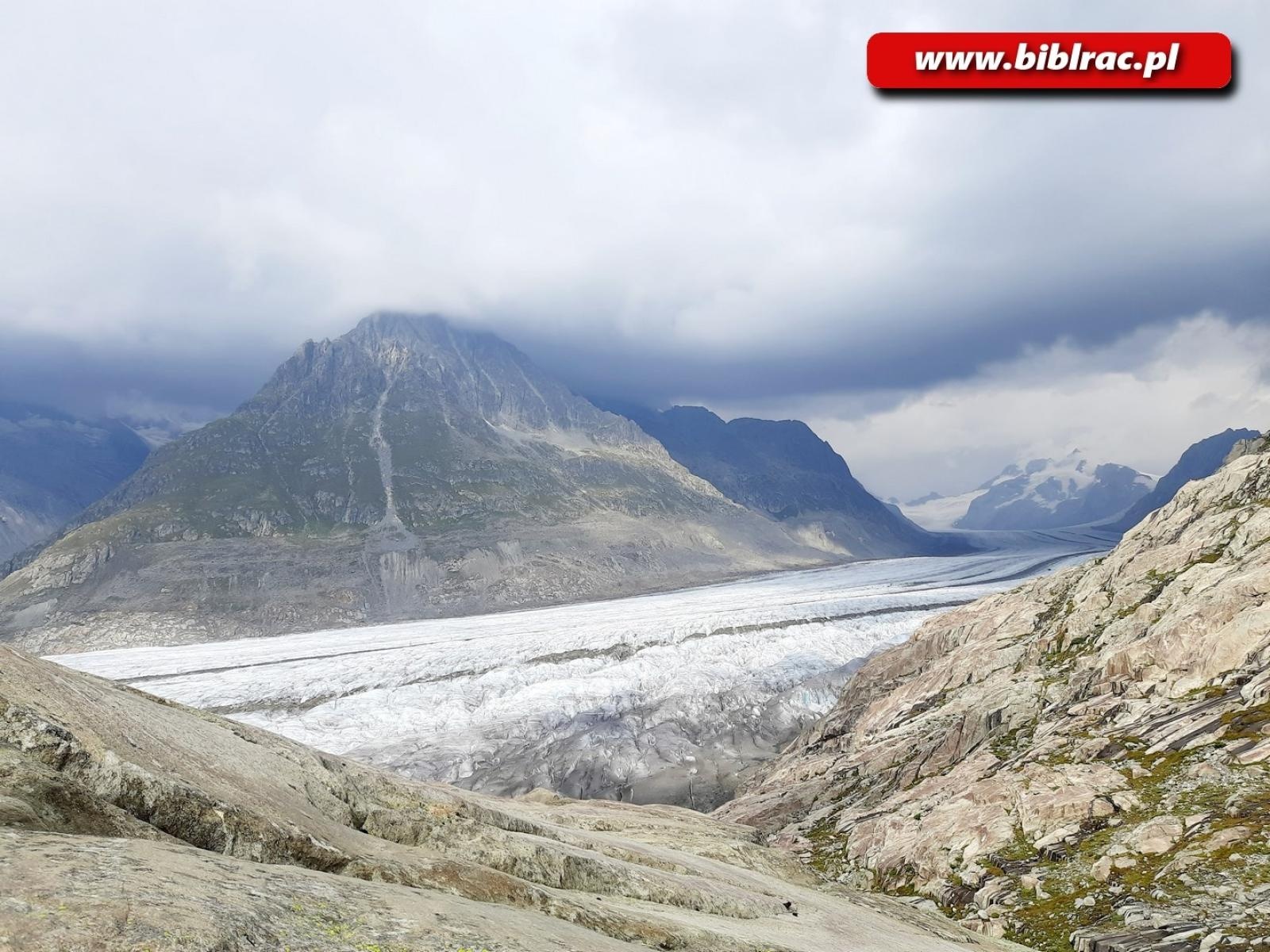 Zdjęcie w galerii na portalu naszraciborz.pl: Morwand i topniejące lodowce - slajdowisko o Szwajcarii w bibliotece w Markowicach wiadomości z regionu