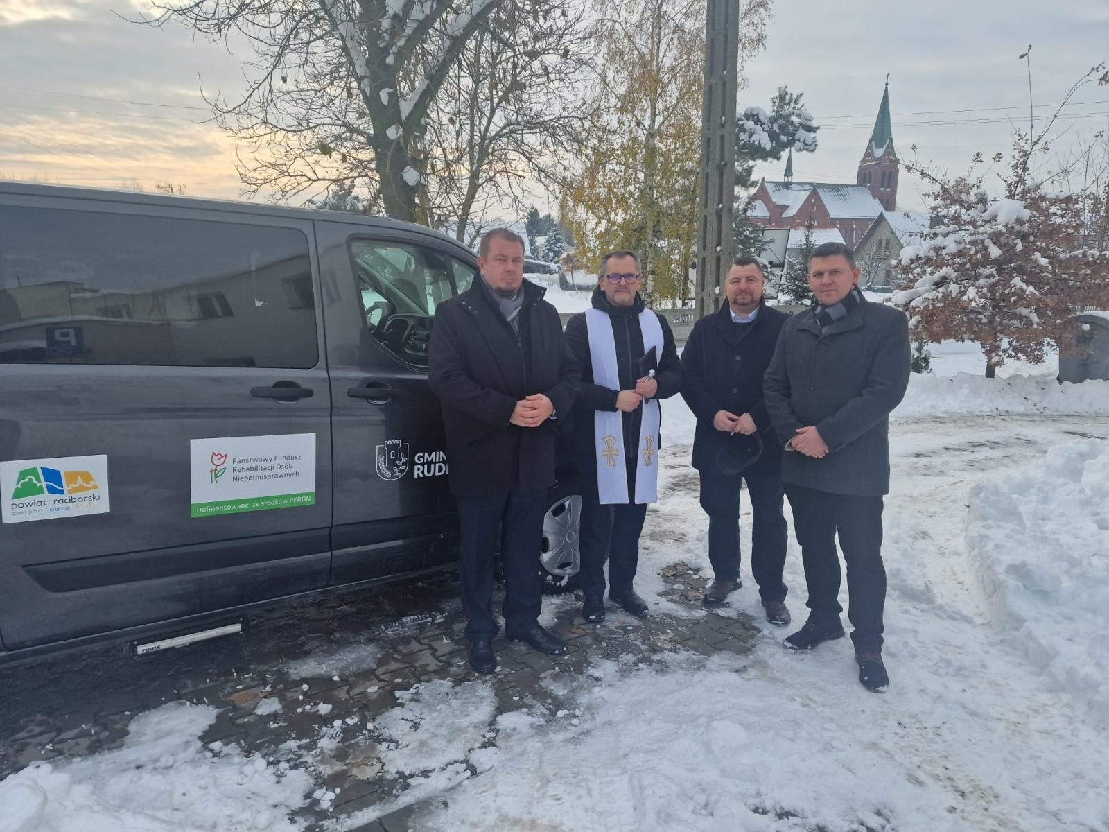 Zdjęcie w galerii na portalu naszraciborz.pl: Transport bez barier. Bus dla gminy Rudnik wiadomości z regionu