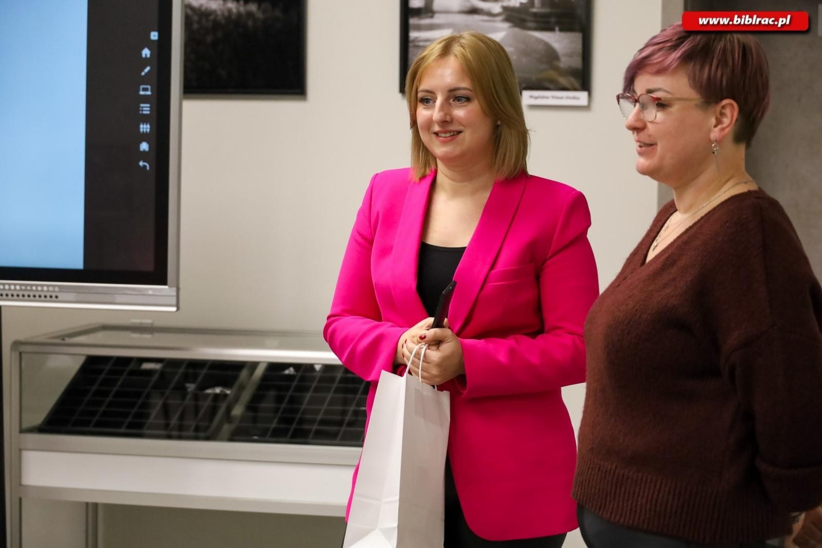 Zdjęcie w galerii na portalu naszraciborz.pl: Jak dbać o piękno, troszcząc się o planetę. O EKOkosmetykach w książnicy wiadomości z regionu