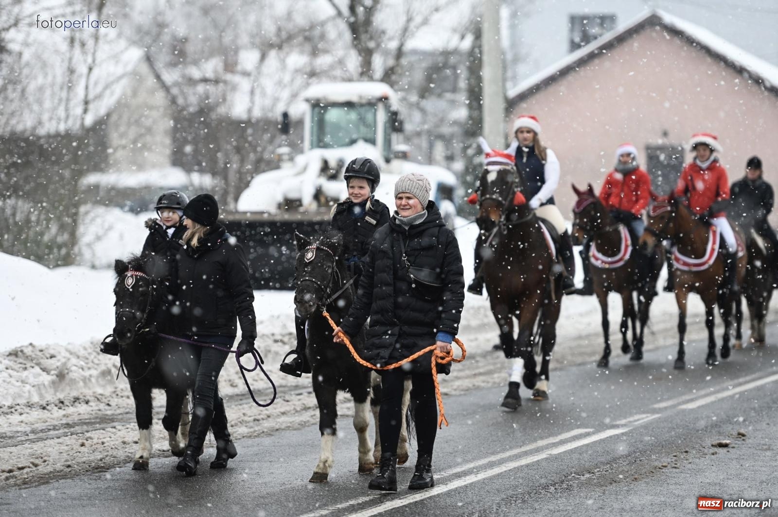 Zdjęcie w galerii na portalu naszraciborz.pl: Od św. Wacława do Mikołaszka. Krzanowice wierne tradycji [FOTO i WIDEO] wiadomości z regionu