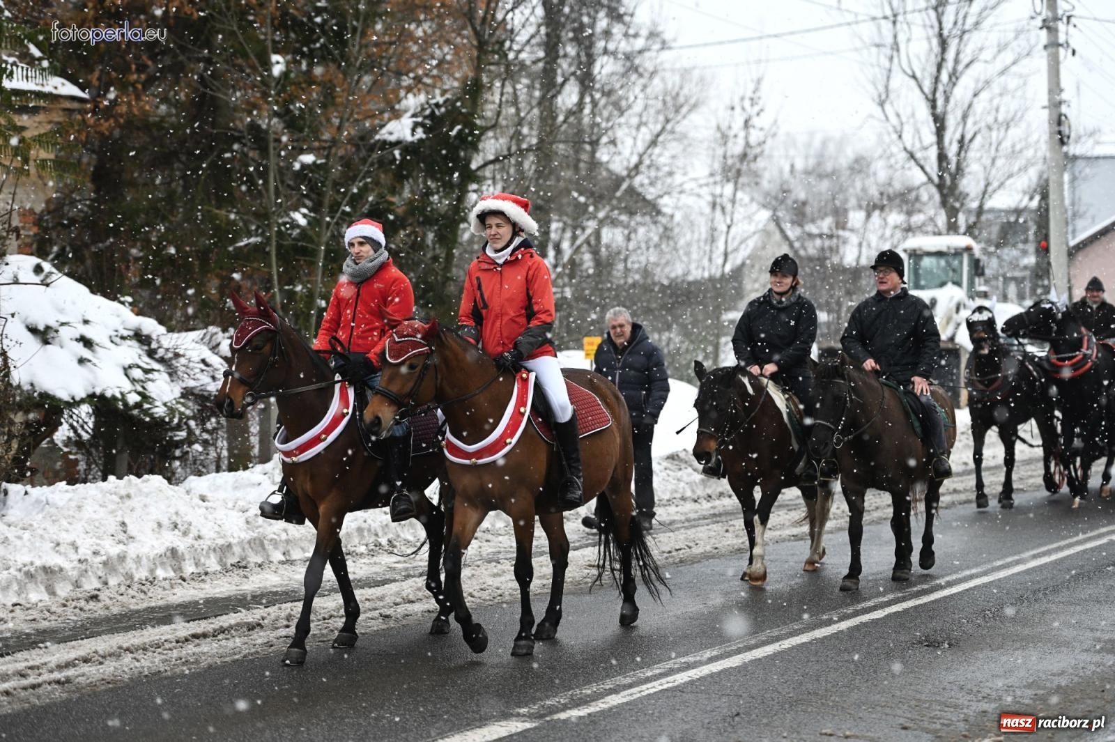 Zdjęcie w galerii na portalu naszraciborz.pl: Od św. Wacława do Mikołaszka. Krzanowice wierne tradycji [FOTO i WIDEO] wiadomości z regionu