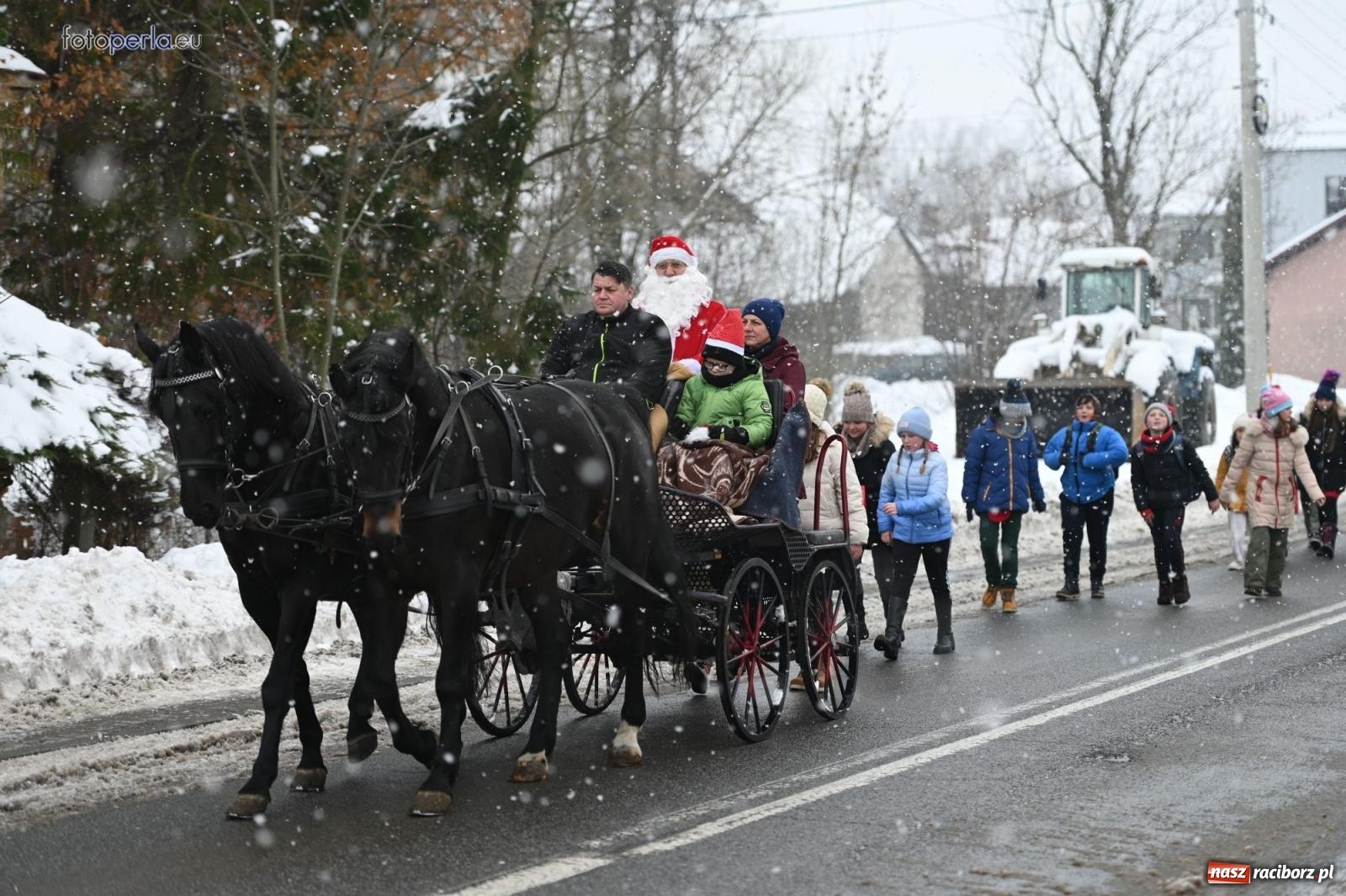 Zdjęcie w galerii na portalu naszraciborz.pl: Od św. Wacława do Mikołaszka. Krzanowice wierne tradycji [FOTO i WIDEO] wiadomości z regionu
