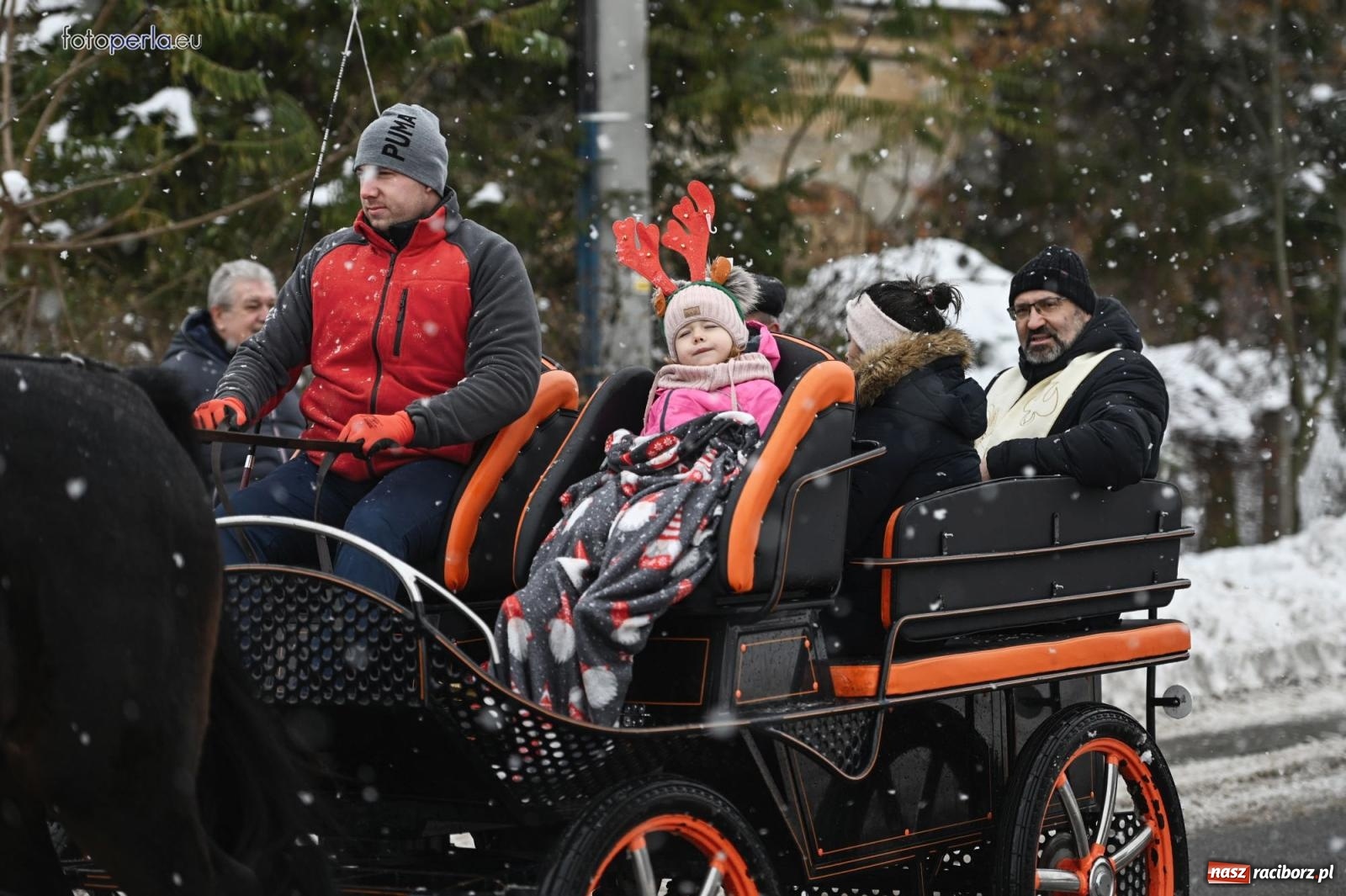 Zdjęcie w galerii na portalu naszraciborz.pl: Od św. Wacława do Mikołaszka. Krzanowice wierne tradycji [FOTO i WIDEO] wiadomości z regionu
