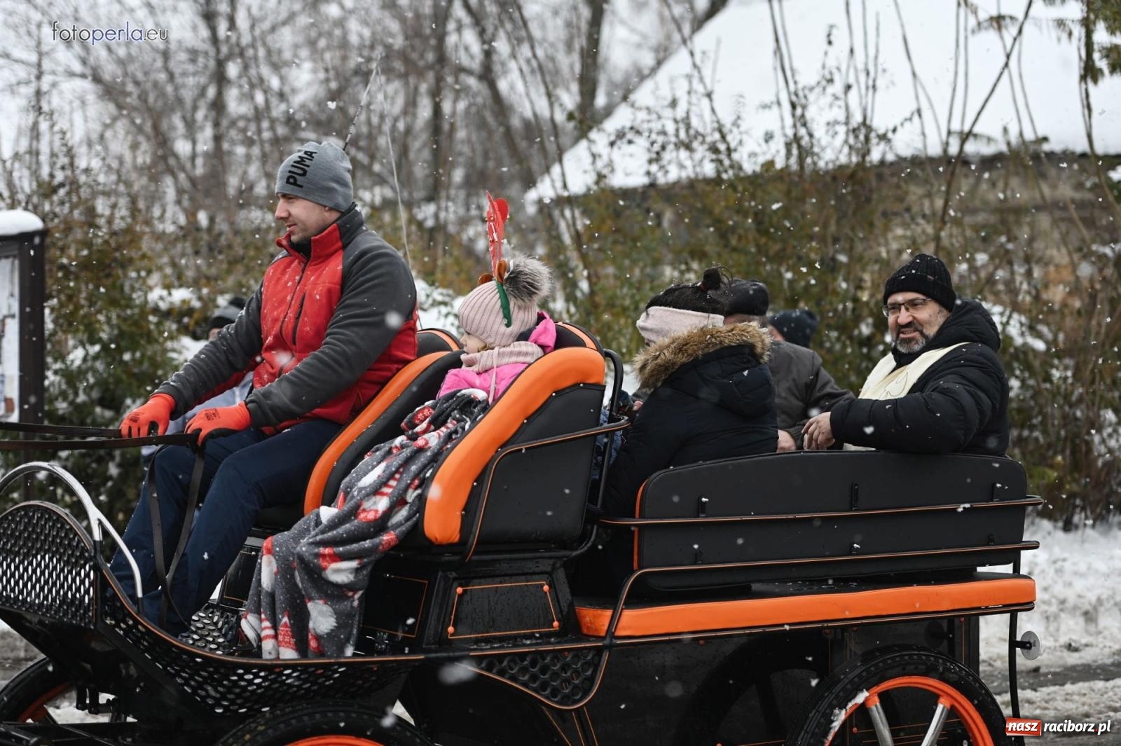 Zdjęcie w galerii na portalu naszraciborz.pl: Od św. Wacława do Mikołaszka. Krzanowice wierne tradycji [FOTO i WIDEO] wiadomości z regionu