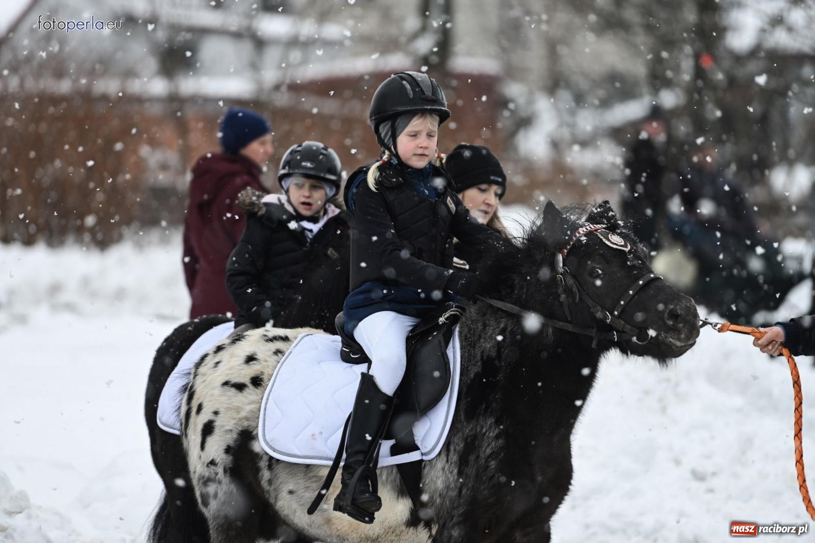 Zdjęcie w galerii na portalu naszraciborz.pl: Od św. Wacława do Mikołaszka. Krzanowice wierne tradycji [FOTO i WIDEO] wiadomości z regionu