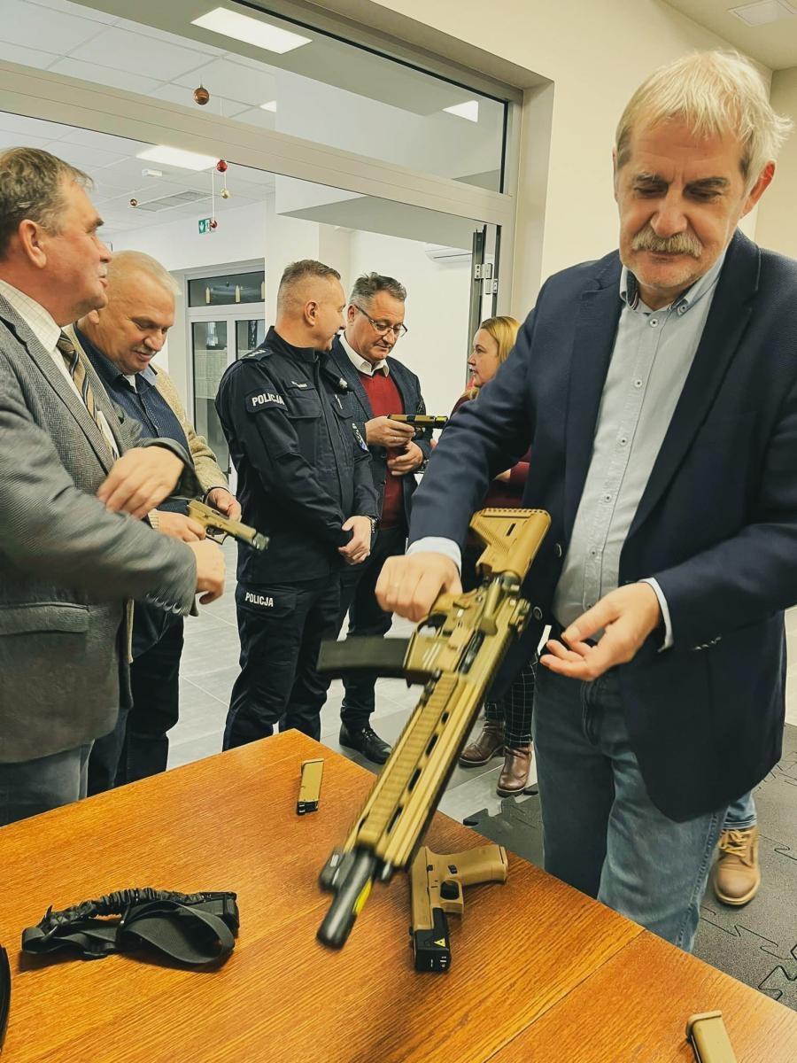 Zdjęcie w galerii na portalu naszraciborz.pl: Pietrowice Wielkie mają nowoczesną wirtualną strzelnicę wiadomości z regionu