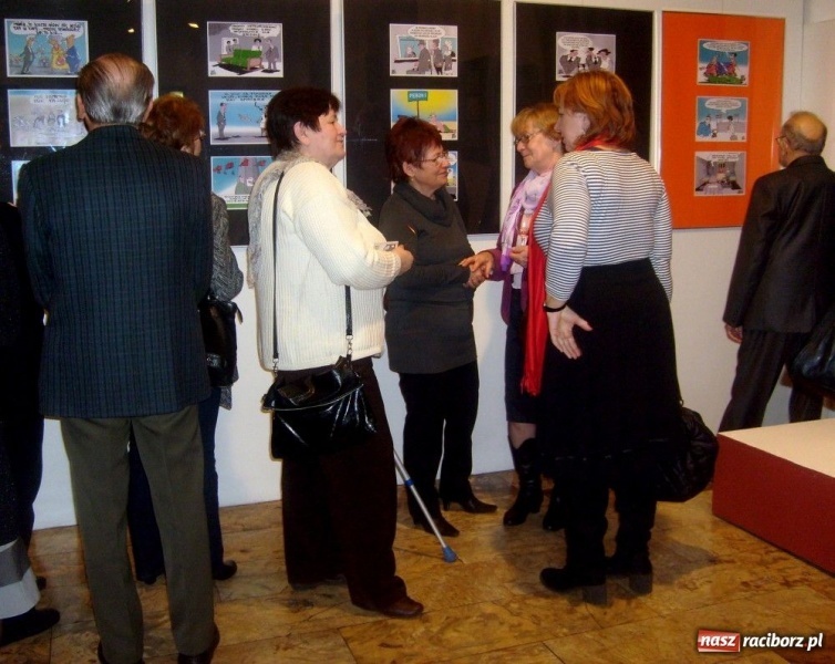 Zdjęcie w galerii na portalu naszraciborz.pl: Satyra z TVN-u w raciborskim Muzeum wiadomości z regionu