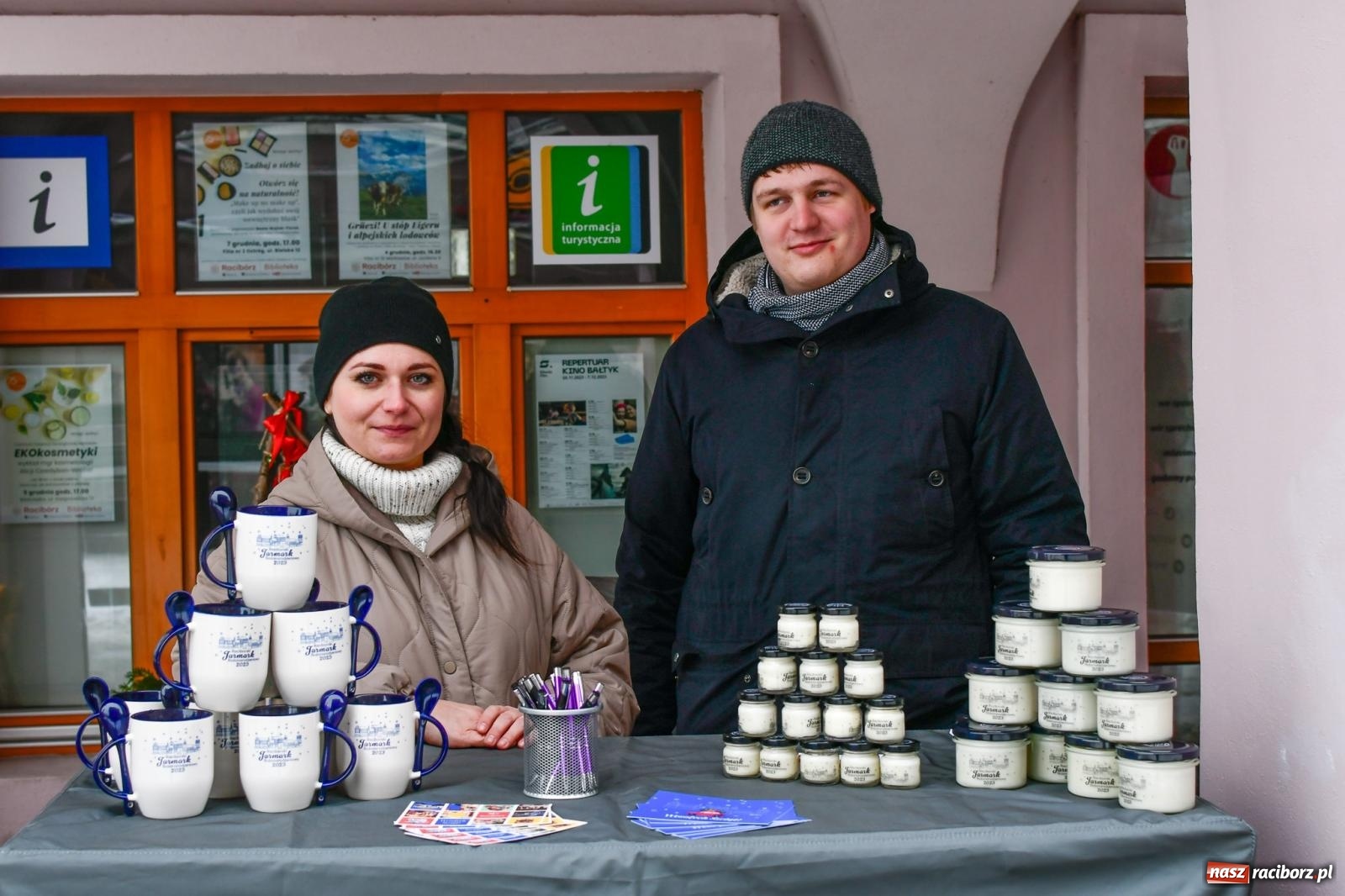 Zdjęcie w galerii na portalu naszraciborz.pl: Ruszył raciborski jarmark na Rynku [FOTO i WIDEO] wiadomości z regionu