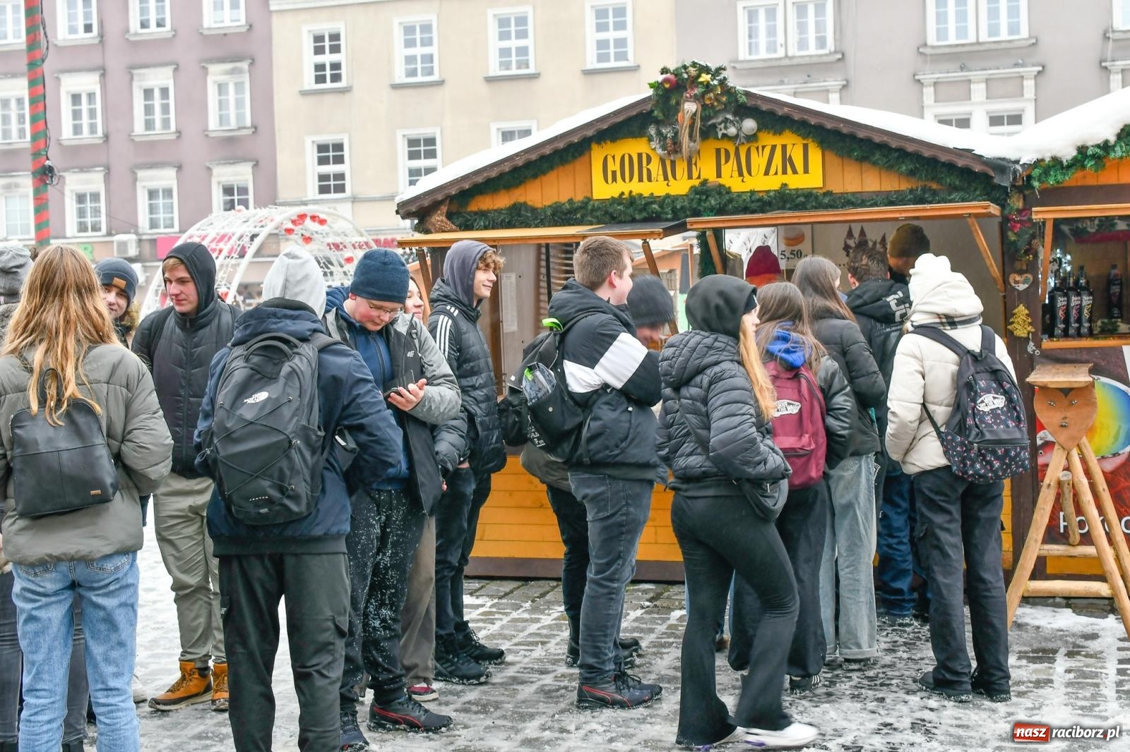 Zdjęcie w galerii na portalu naszraciborz.pl: Ruszył raciborski jarmark na Rynku [FOTO i WIDEO] wiadomości z regionu