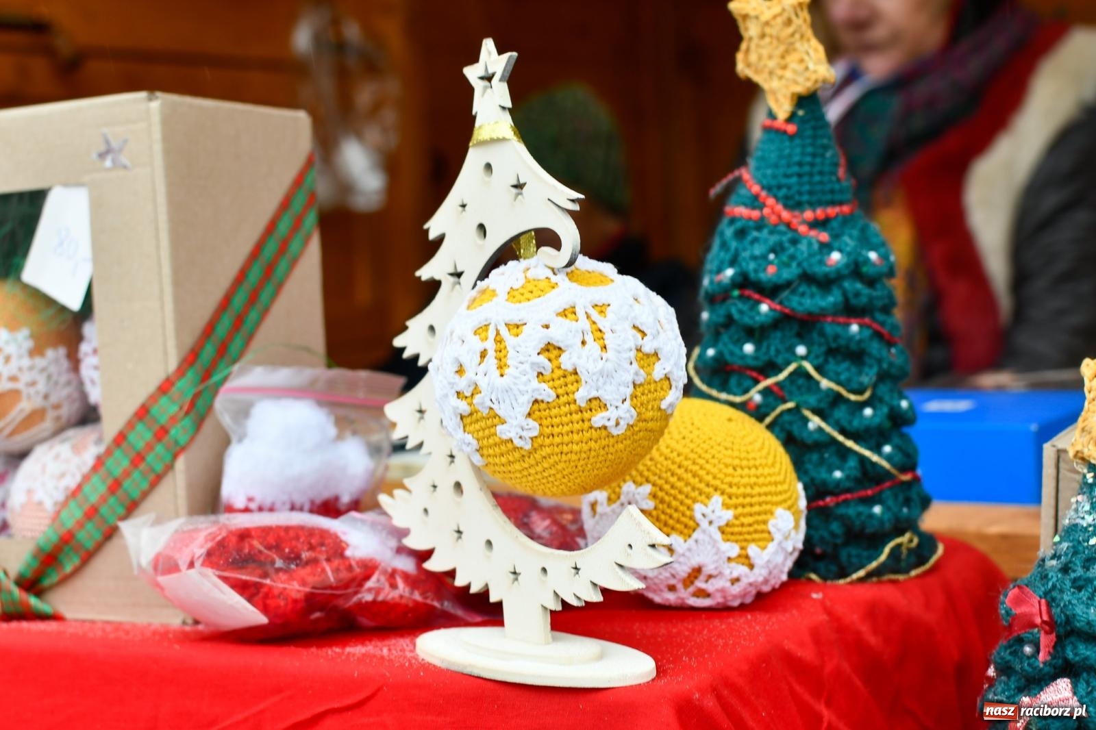 Zdjęcie w galerii na portalu naszraciborz.pl: Ruszył raciborski jarmark na Rynku [FOTO i WIDEO] wiadomości z regionu