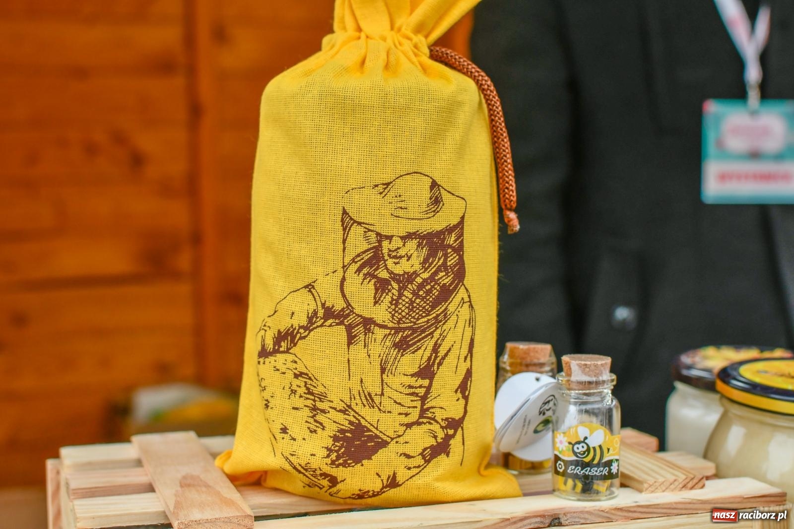 Zdjęcie w galerii na portalu naszraciborz.pl: Ruszył raciborski jarmark na Rynku [FOTO i WIDEO] wiadomości z regionu