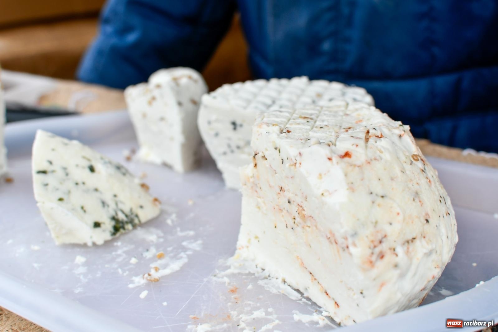 Zdjęcie w galerii na portalu naszraciborz.pl: Ruszył raciborski jarmark na Rynku [FOTO i WIDEO] wiadomości z regionu