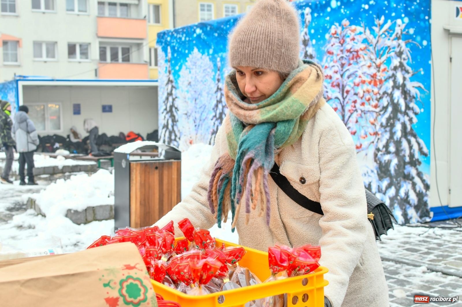 Zdjęcie w galerii na portalu naszraciborz.pl: Ruszył raciborski jarmark na Rynku [FOTO i WIDEO] wiadomości z regionu