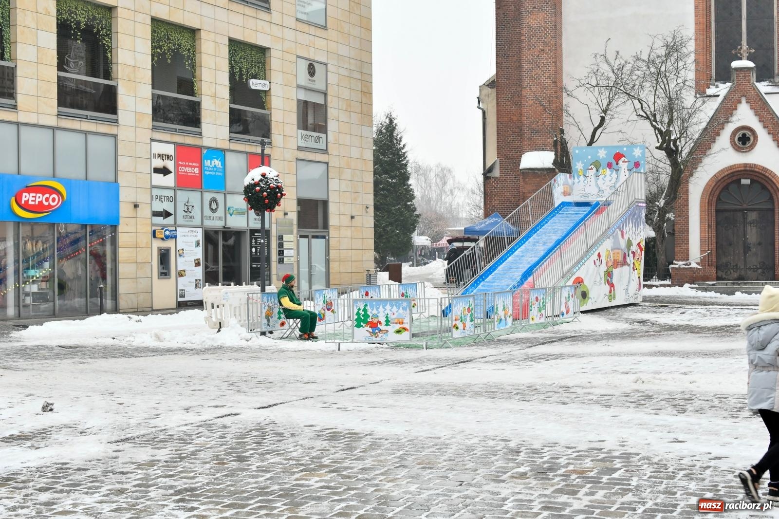 Zdjęcie w galerii na portalu naszraciborz.pl: Ruszył raciborski jarmark na Rynku [FOTO i WIDEO] wiadomości z regionu