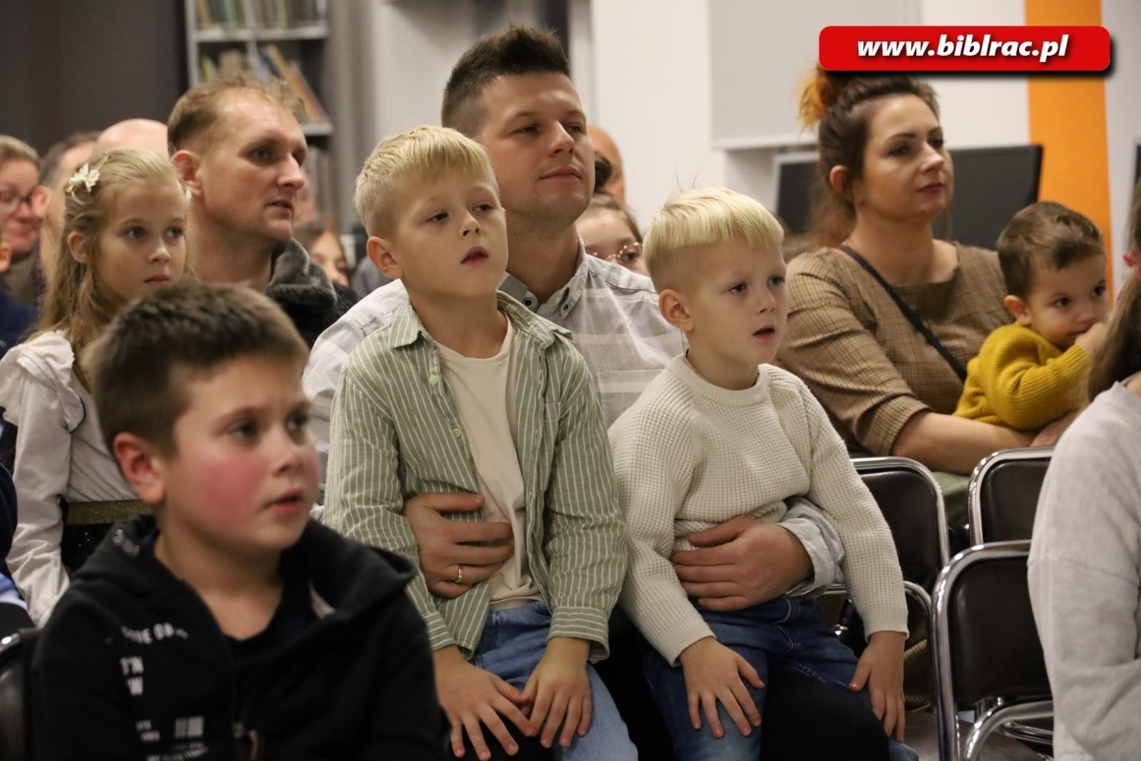 Zdjęcie w galerii na portalu naszraciborz.pl: Bajki Brzechwy przebojem konkursów plastycznych w bibliotece wiadomości z regionu