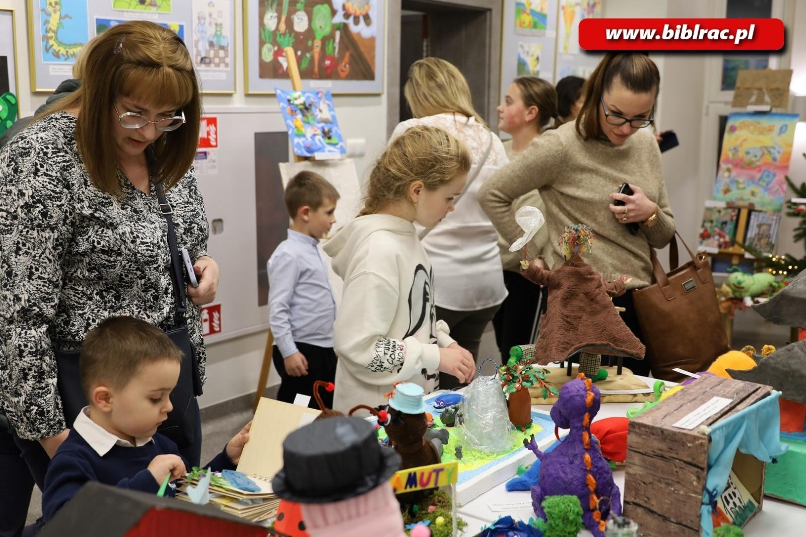 Zdjęcie w galerii na portalu naszraciborz.pl: Bajki Brzechwy przebojem konkursów plastycznych w bibliotece wiadomości z regionu