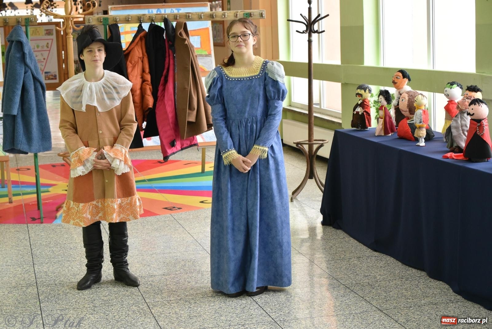 Zdjęcie w galerii na portalu naszraciborz.pl: Janek Górka zaśpiewał na urodzinach Piętnastki. Szkoła przy Słowackiego ma już 40 lat [FOTO i WIDEO] wiadomości z regionu