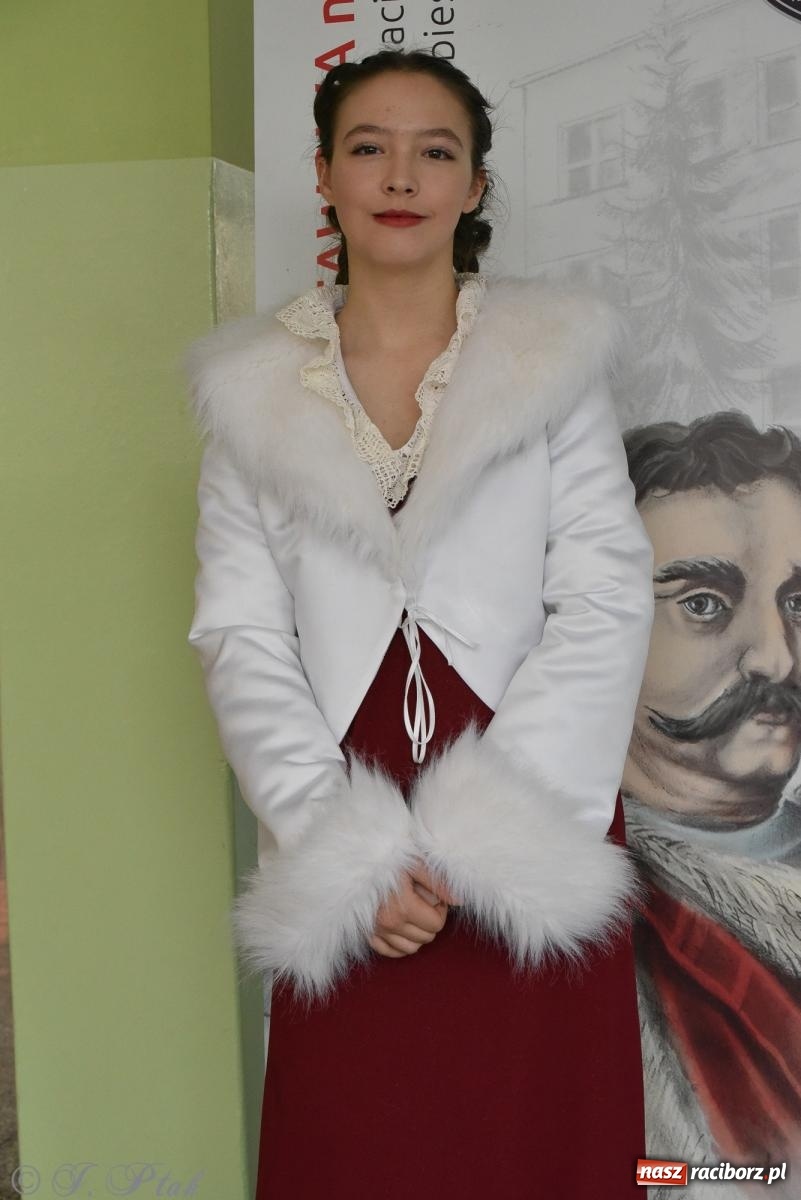 Zdjęcie w galerii na portalu naszraciborz.pl: Janek Górka zaśpiewał na urodzinach Piętnastki. Szkoła przy Słowackiego ma już 40 lat [FOTO i WIDEO] wiadomości z regionu