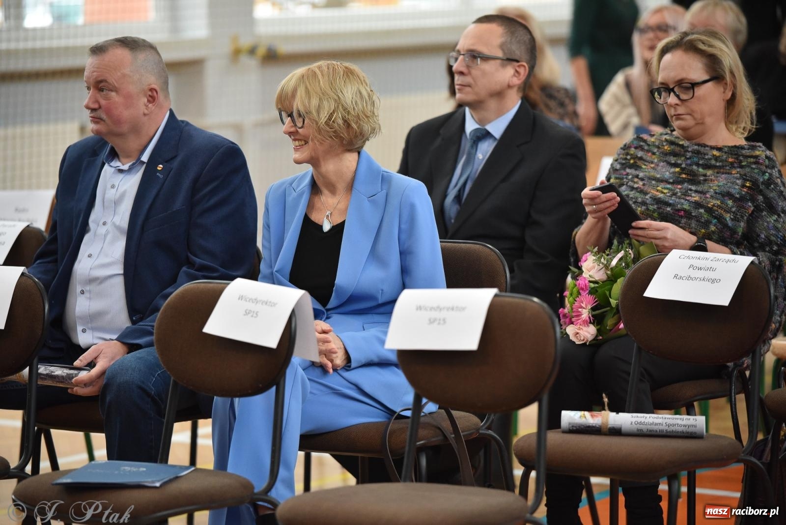Zdjęcie w galerii na portalu naszraciborz.pl: Janek Górka zaśpiewał na urodzinach Piętnastki. Szkoła przy Słowackiego ma już 40 lat [FOTO i WIDEO] wiadomości z regionu