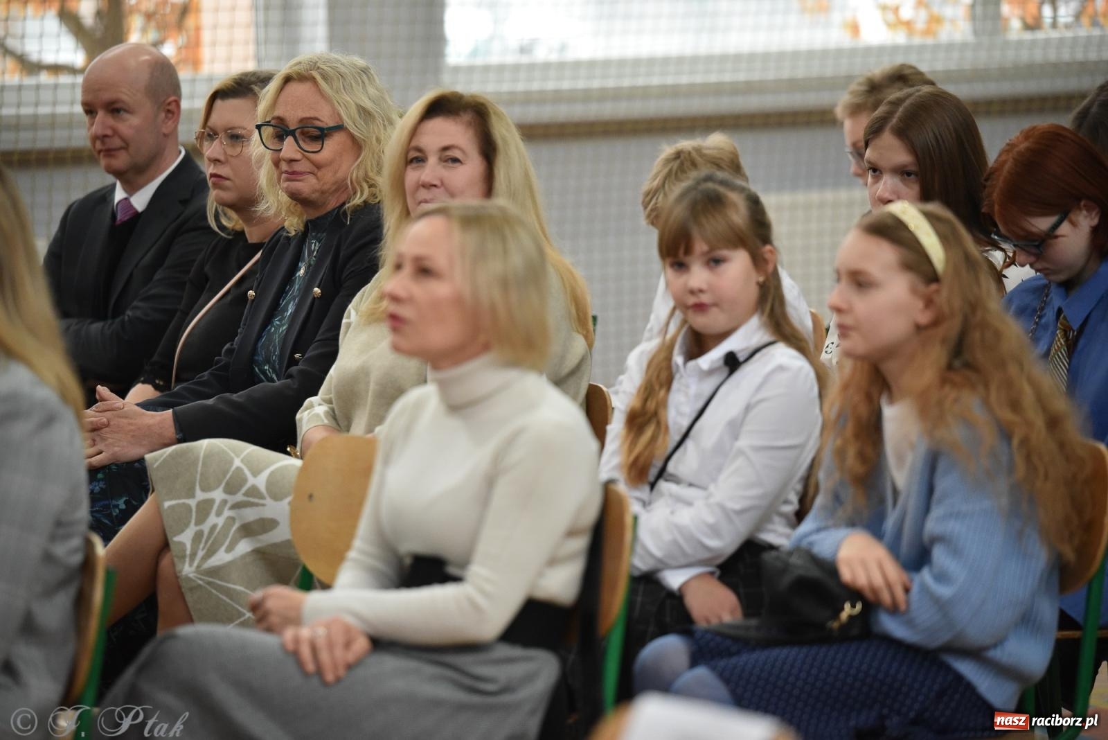 Zdjęcie w galerii na portalu naszraciborz.pl: Janek Górka zaśpiewał na urodzinach Piętnastki. Szkoła przy Słowackiego ma już 40 lat [FOTO i WIDEO] wiadomości z regionu