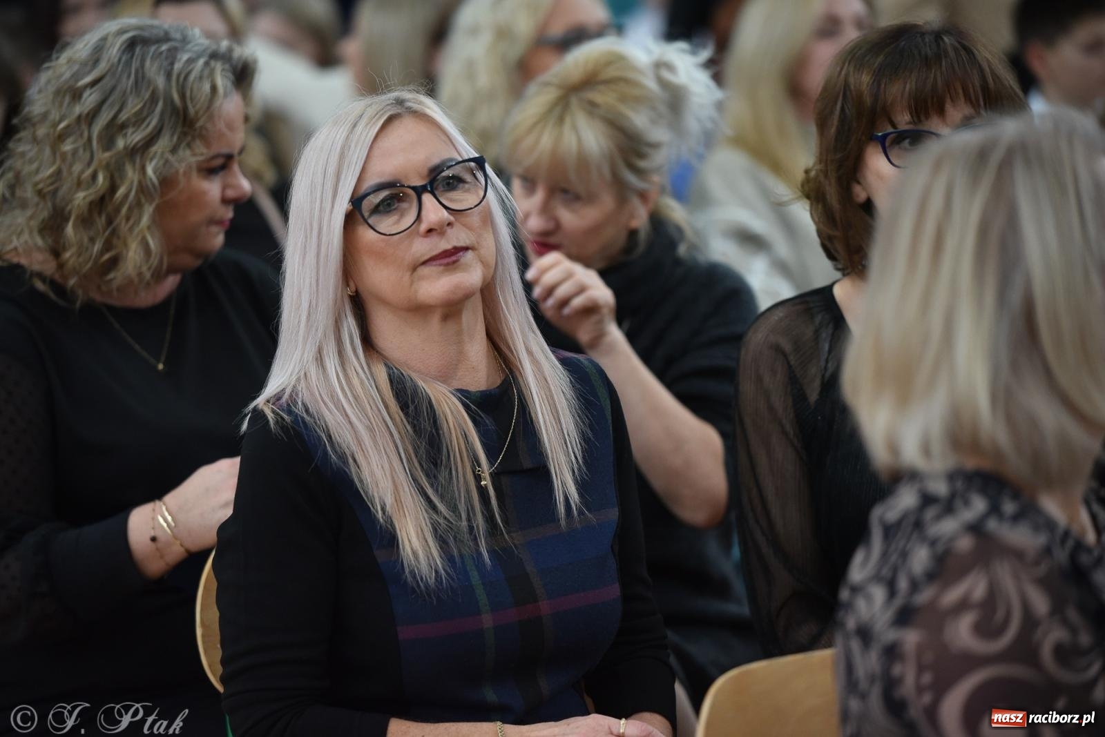 Zdjęcie w galerii na portalu naszraciborz.pl: Janek Górka zaśpiewał na urodzinach Piętnastki. Szkoła przy Słowackiego ma już 40 lat [FOTO i WIDEO] wiadomości z regionu