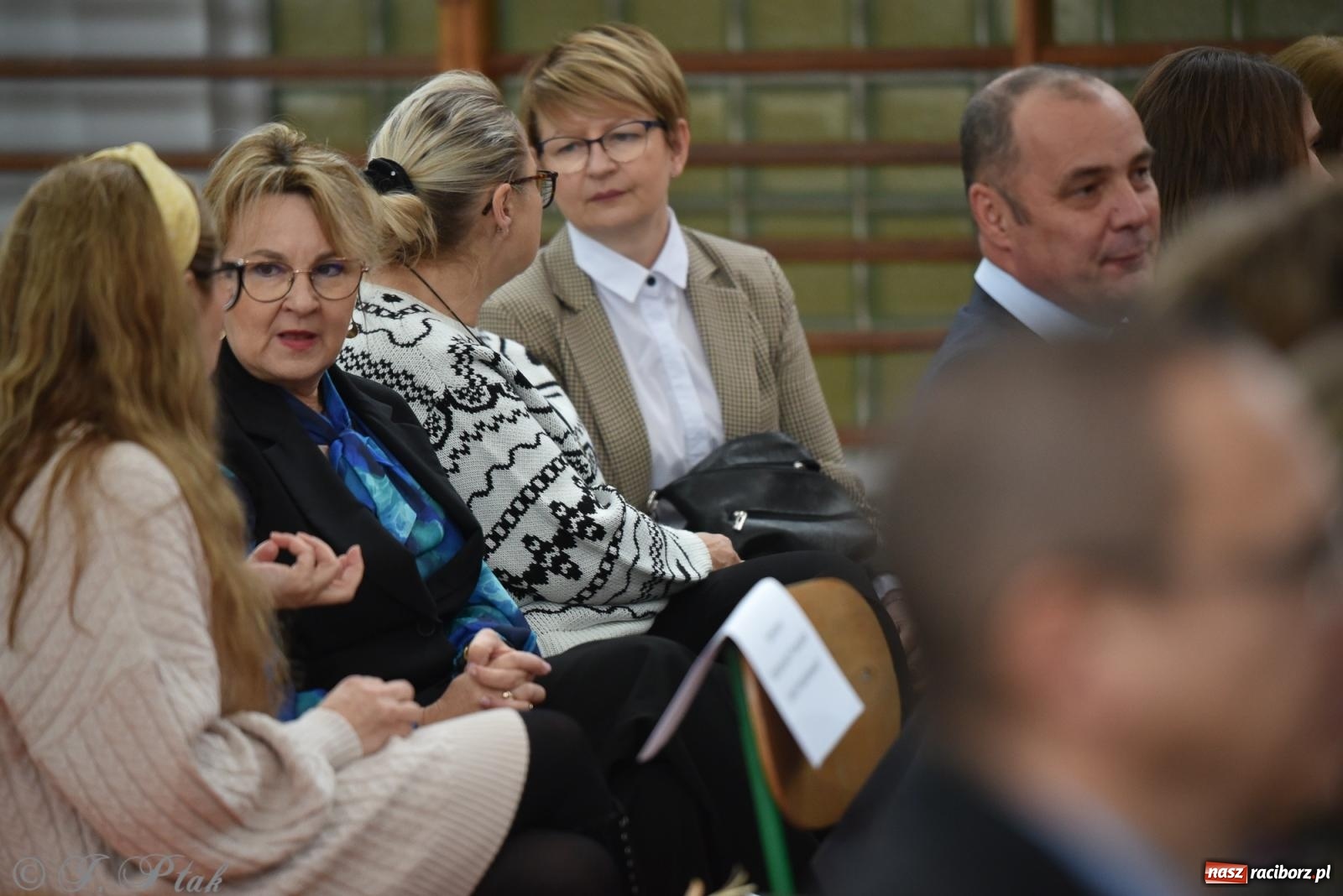 Zdjęcie w galerii na portalu naszraciborz.pl: Janek Górka zaśpiewał na urodzinach Piętnastki. Szkoła przy Słowackiego ma już 40 lat [FOTO i WIDEO] wiadomości z regionu