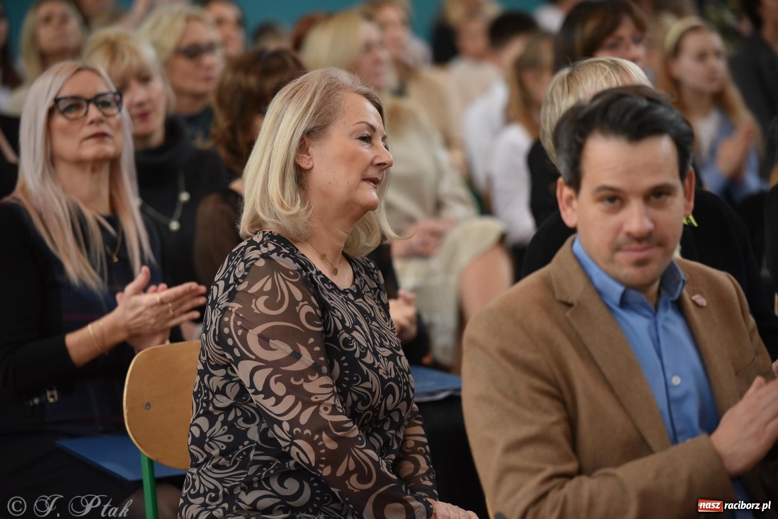 Zdjęcie w galerii na portalu naszraciborz.pl: Janek Górka zaśpiewał na urodzinach Piętnastki. Szkoła przy Słowackiego ma już 40 lat [FOTO i WIDEO] wiadomości z regionu