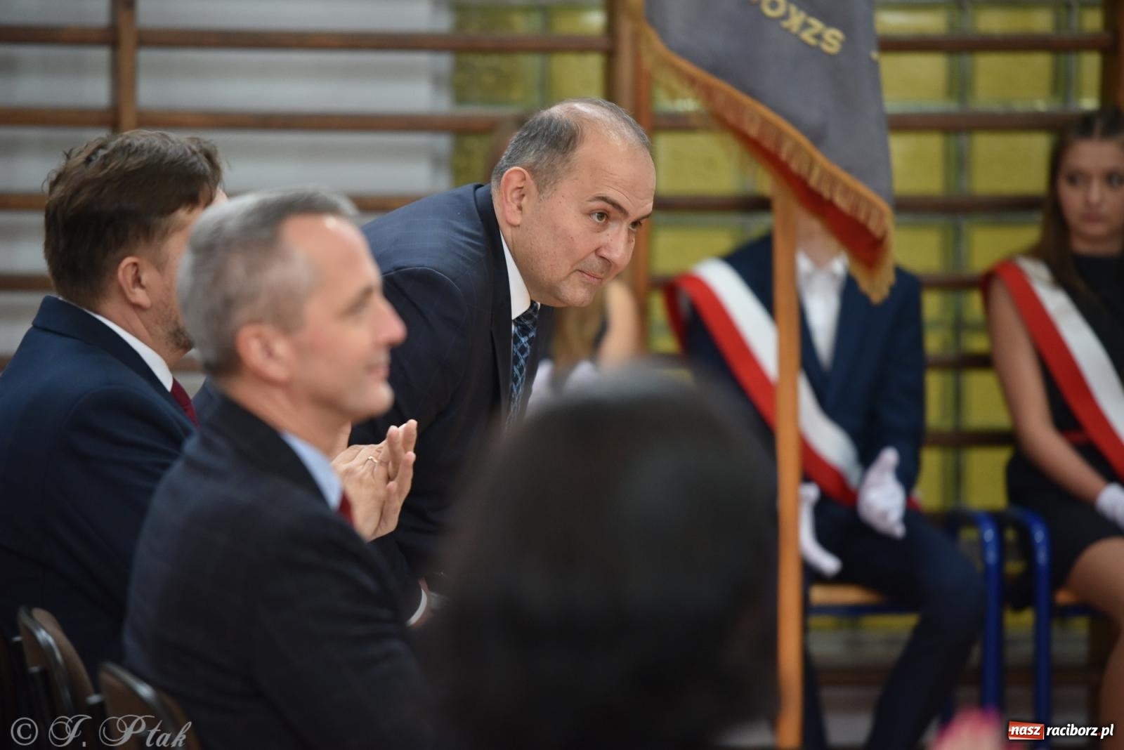 Zdjęcie w galerii na portalu naszraciborz.pl: Janek Górka zaśpiewał na urodzinach Piętnastki. Szkoła przy Słowackiego ma już 40 lat [FOTO i WIDEO] wiadomości z regionu