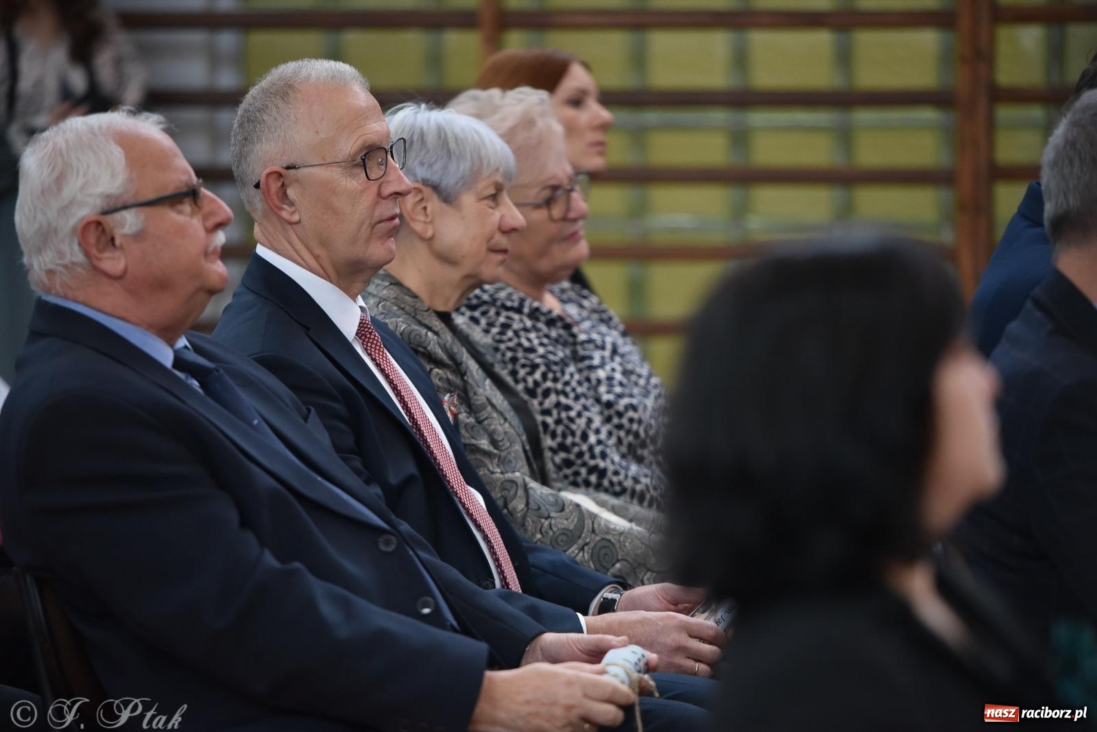 Zdjęcie w galerii na portalu naszraciborz.pl: Janek Górka zaśpiewał na urodzinach Piętnastki. Szkoła przy Słowackiego ma już 40 lat [FOTO i WIDEO] wiadomości z regionu