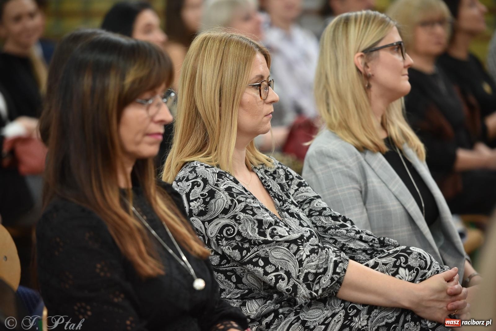 Zdjęcie w galerii na portalu naszraciborz.pl: Janek Górka zaśpiewał na urodzinach Piętnastki. Szkoła przy Słowackiego ma już 40 lat [FOTO i WIDEO] wiadomości z regionu