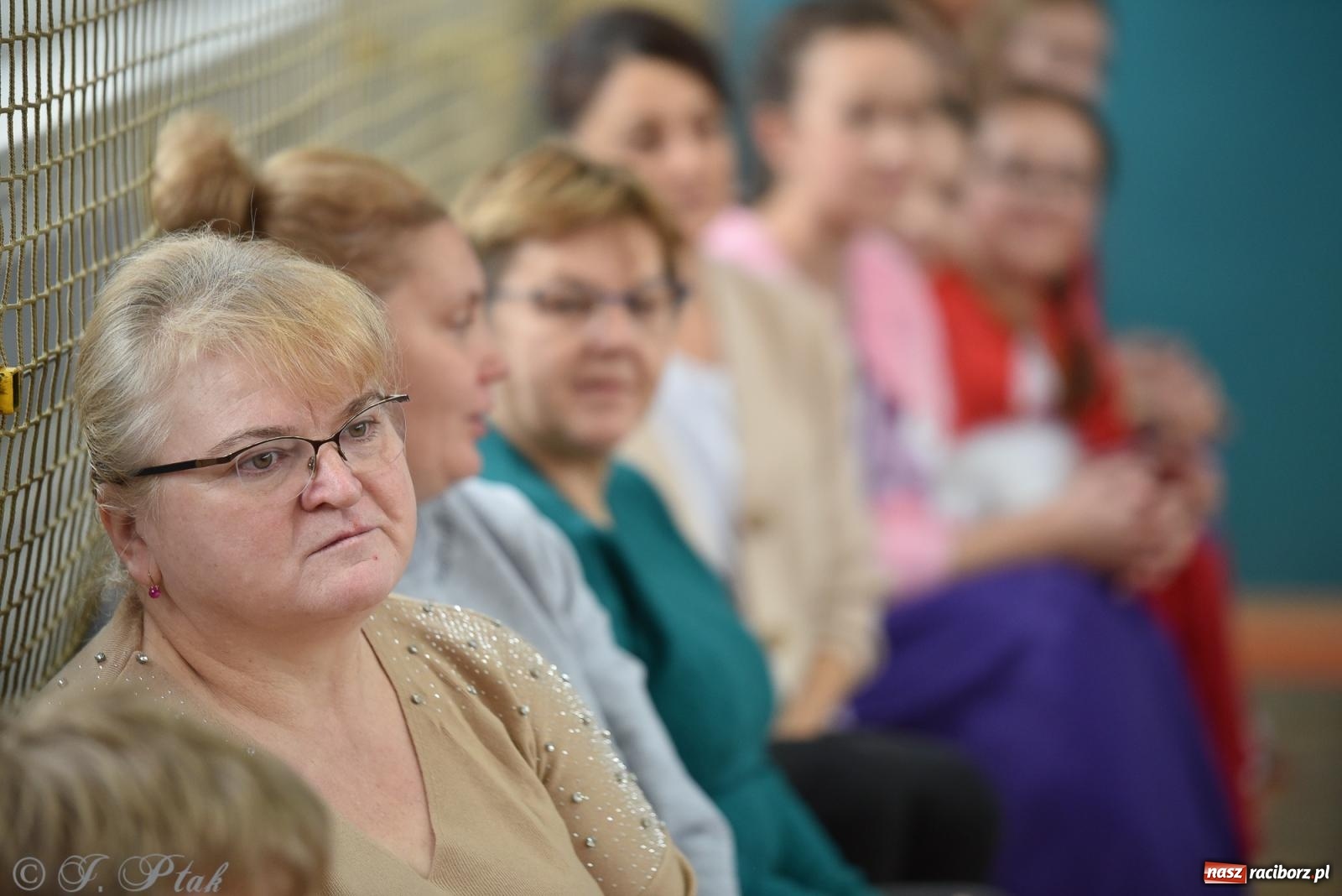 Zdjęcie w galerii na portalu naszraciborz.pl: Janek Górka zaśpiewał na urodzinach Piętnastki. Szkoła przy Słowackiego ma już 40 lat [FOTO i WIDEO] wiadomości z regionu