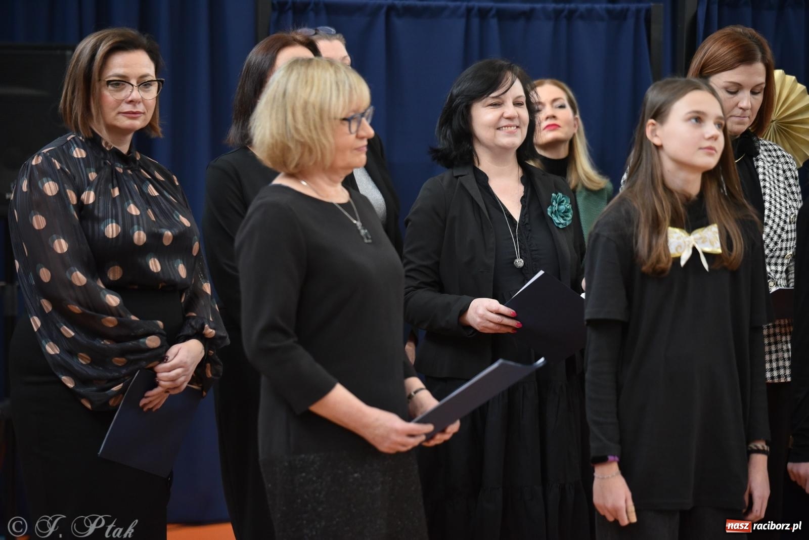 Zdjęcie w galerii na portalu naszraciborz.pl: Janek Górka zaśpiewał na urodzinach Piętnastki. Szkoła przy Słowackiego ma już 40 lat [FOTO i WIDEO] wiadomości z regionu
