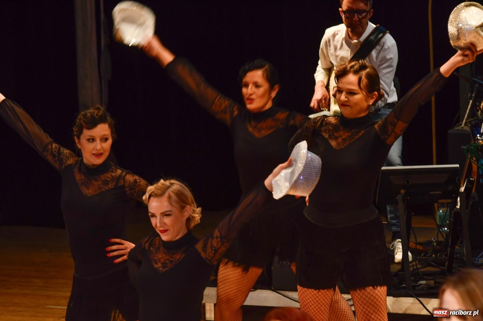 Zdjęcie w galerii na portalu naszraciborz.pl: Dwadzieścia lat minęło. Jubileuszowa Gwiazdka Serc [FOTO i WIDEO] wiadomości z regionu