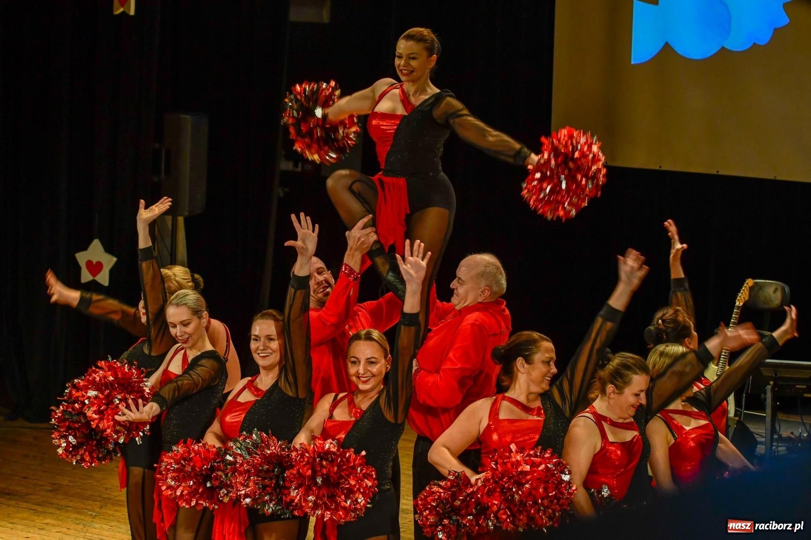 Zdjęcie w galerii na portalu naszraciborz.pl: Dwadzieścia lat minęło. Jubileuszowa Gwiazdka Serc [FOTO i WIDEO] wiadomości z regionu