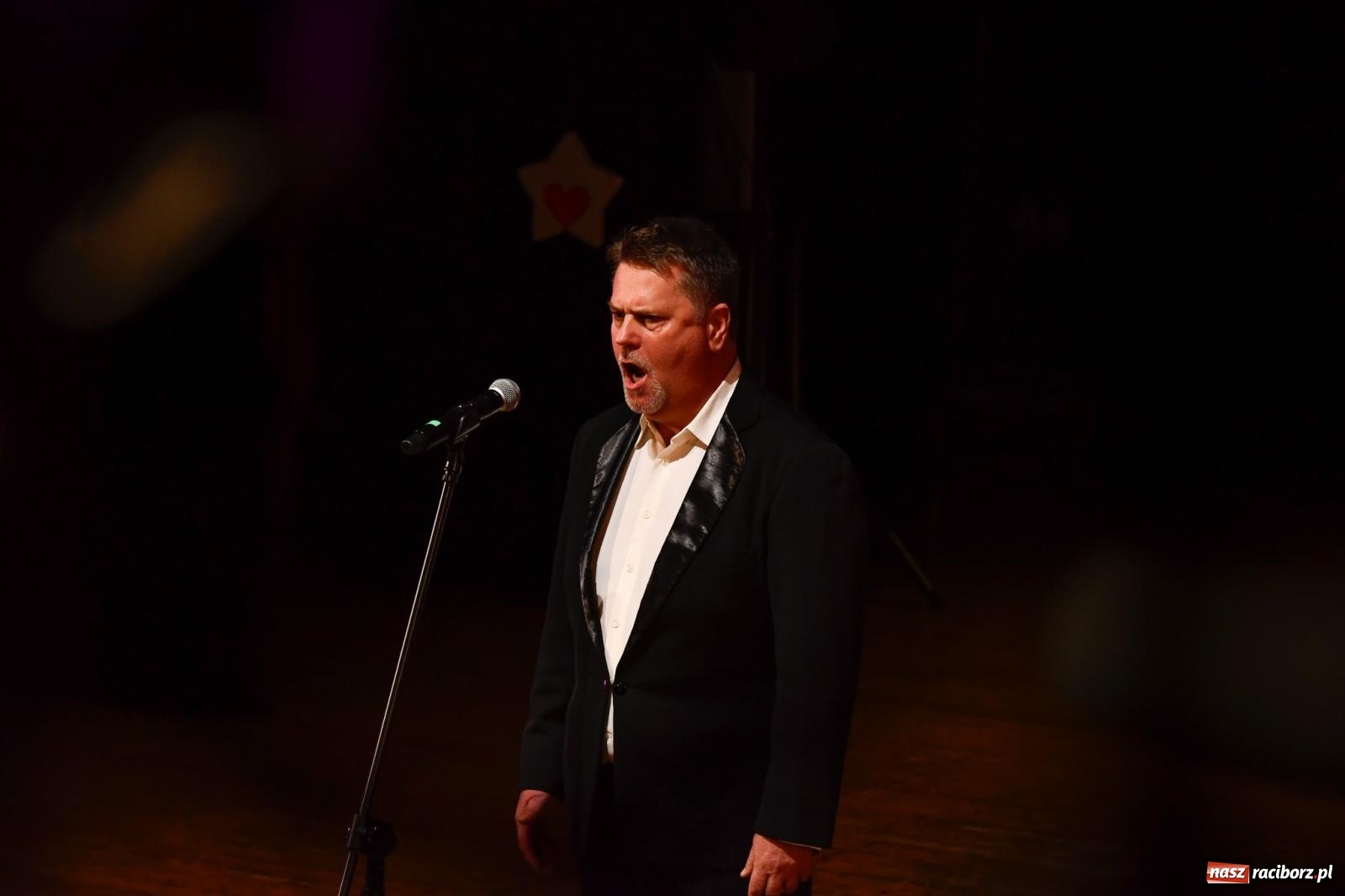 Zdjęcie w galerii na portalu naszraciborz.pl: Dwadzieścia lat minęło. Jubileuszowa Gwiazdka Serc [FOTO i WIDEO] wiadomości z regionu