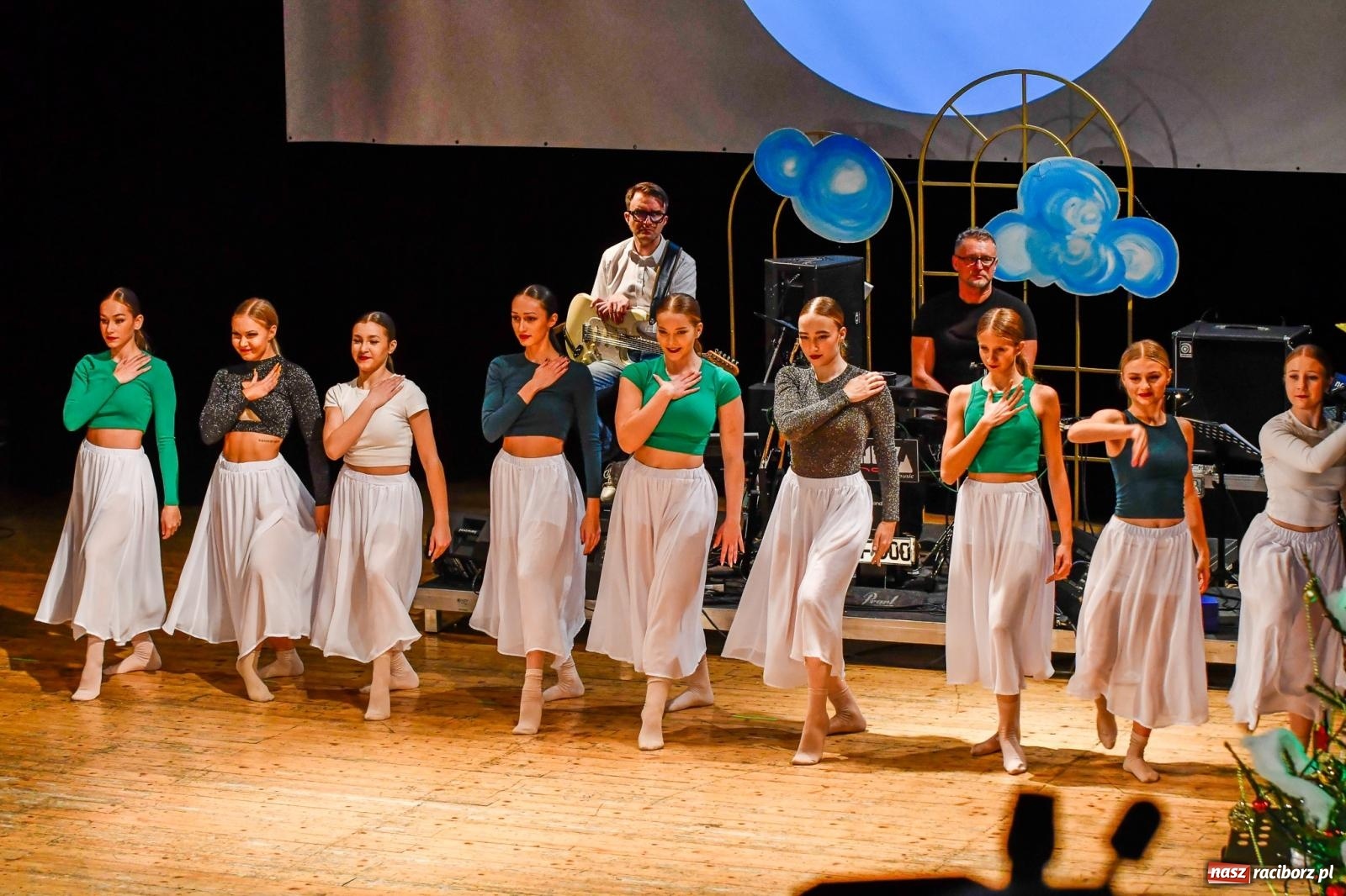 Zdjęcie w galerii na portalu naszraciborz.pl: Dwadzieścia lat minęło. Jubileuszowa Gwiazdka Serc [FOTO i WIDEO] wiadomości z regionu