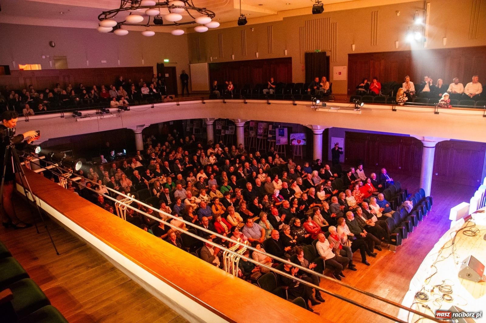 Zdjęcie w galerii na portalu naszraciborz.pl: Dwadzieścia lat minęło. Jubileuszowa Gwiazdka Serc [FOTO i WIDEO] wiadomości z regionu