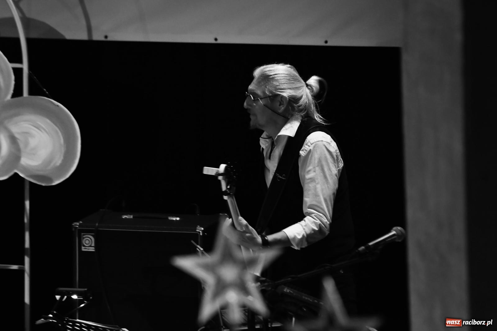 Zdjęcie w galerii na portalu naszraciborz.pl: Dwadzieścia lat minęło. Jubileuszowa Gwiazdka Serc [FOTO i WIDEO] wiadomości z regionu