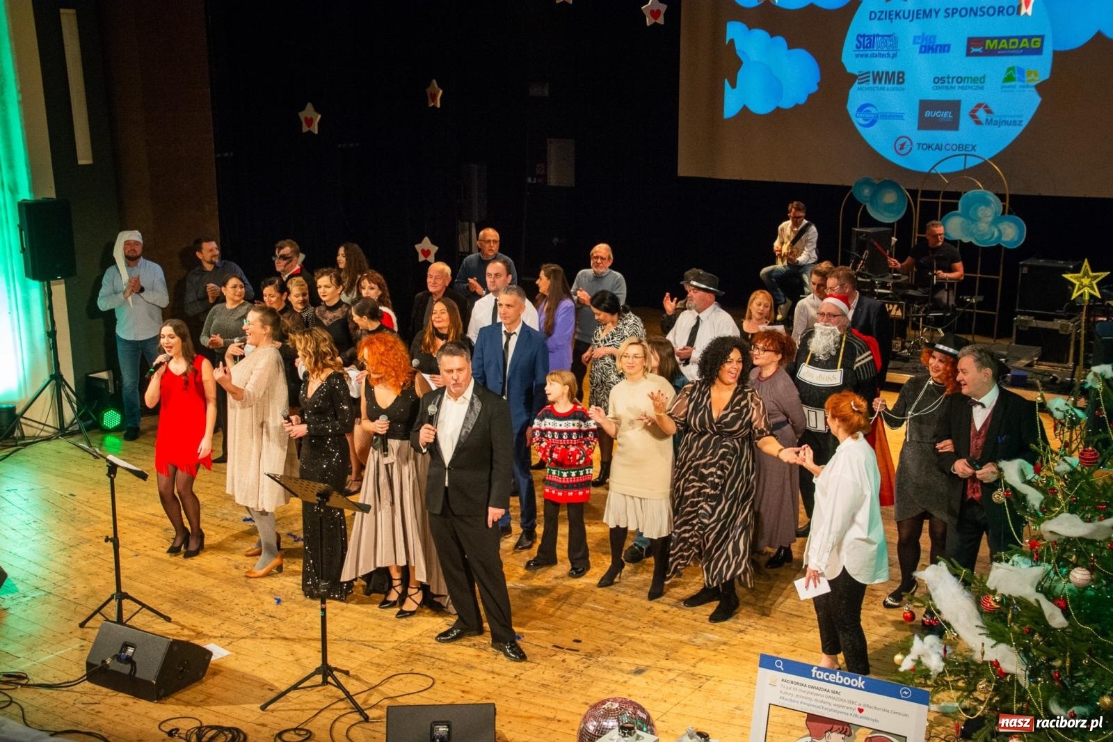 Zdjęcie w galerii na portalu naszraciborz.pl: Dwadzieścia lat minęło. Jubileuszowa Gwiazdka Serc [FOTO i WIDEO] wiadomości z regionu