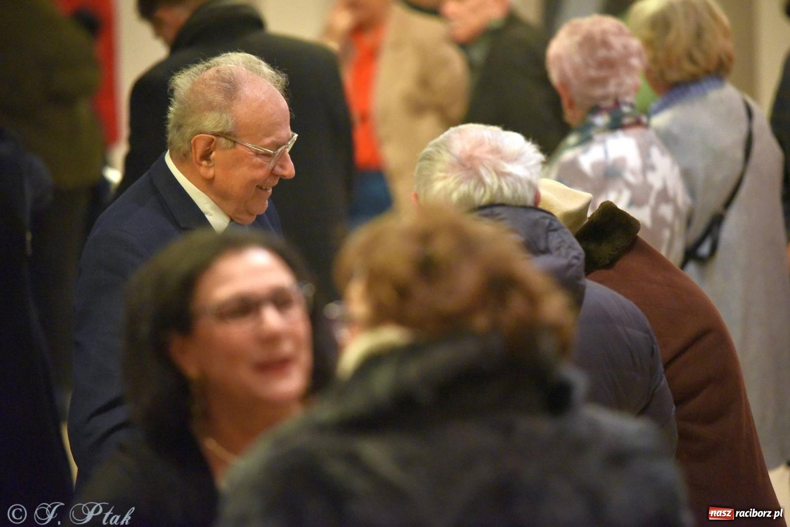 Zdjęcie w galerii na portalu naszraciborz.pl: Oprah Winfrey, Pompa Band, poród i Modlitwa. Gwiazdka Serc na bis! wiadomości z regionu