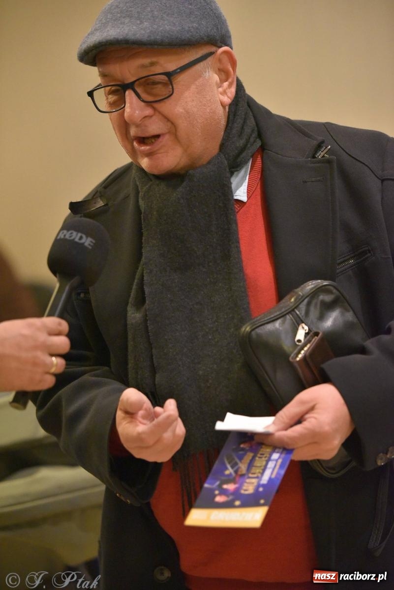 Zdjęcie w galerii na portalu naszraciborz.pl: Oprah Winfrey, Pompa Band, poród i Modlitwa. Gwiazdka Serc na bis! wiadomości z regionu