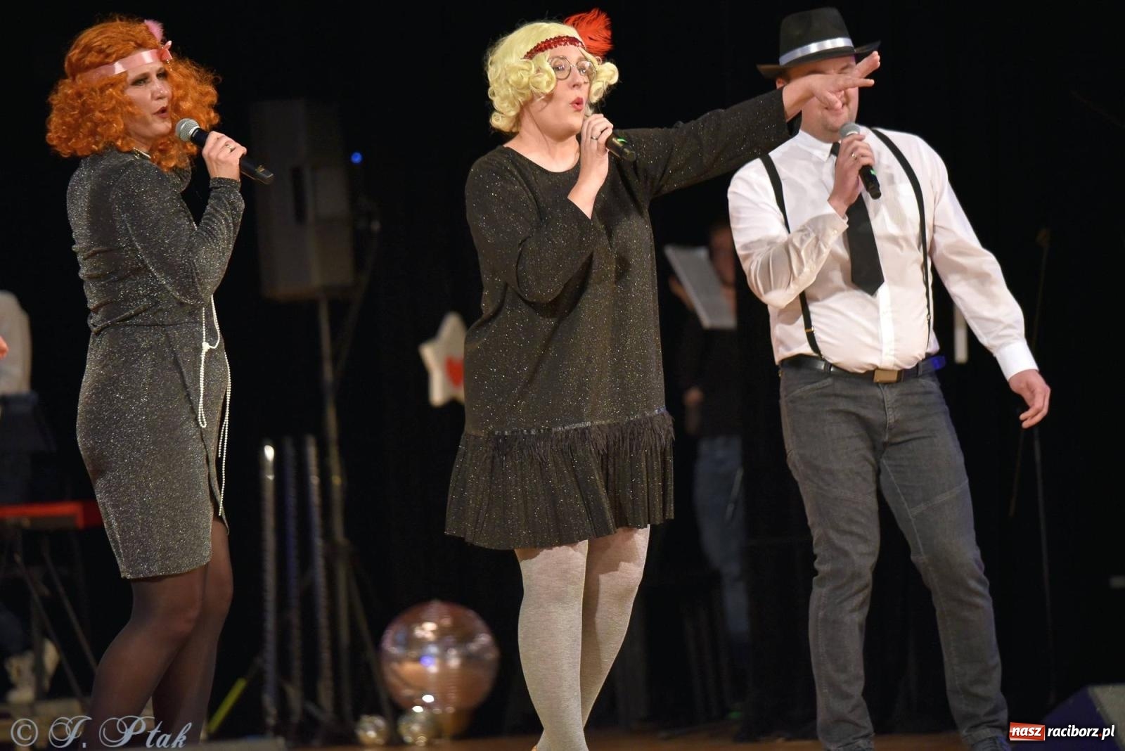 Zdjęcie w galerii na portalu naszraciborz.pl: Oprah Winfrey, Pompa Band, poród i Modlitwa. Gwiazdka Serc na bis! wiadomości z regionu