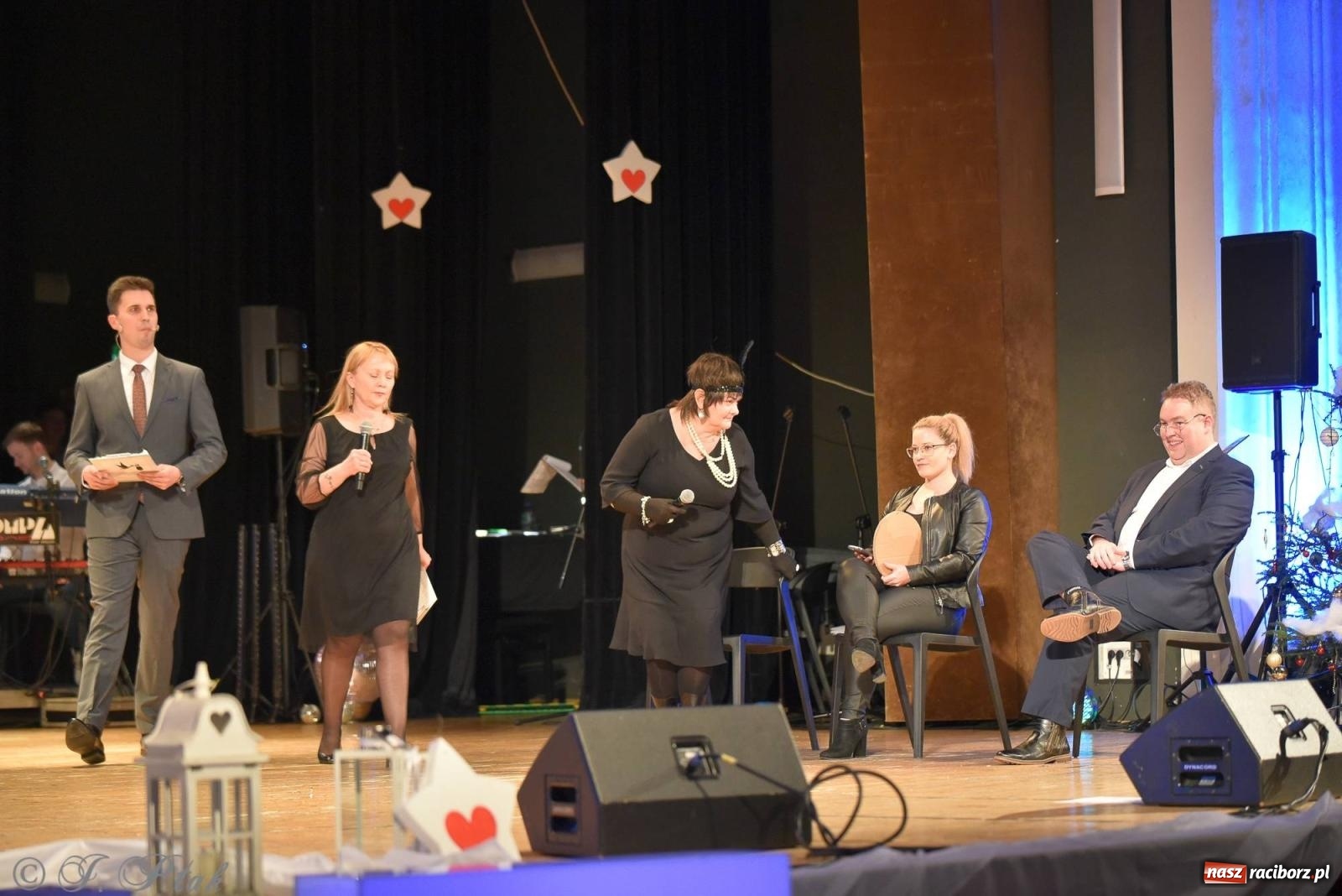 Zdjęcie w galerii na portalu naszraciborz.pl: Oprah Winfrey, Pompa Band, poród i Modlitwa. Gwiazdka Serc na bis! wiadomości z regionu