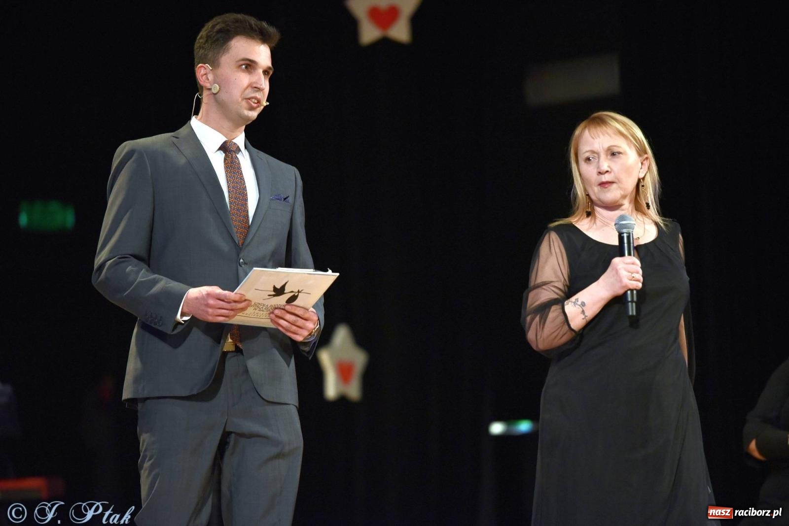 Zdjęcie w galerii na portalu naszraciborz.pl: Oprah Winfrey, Pompa Band, poród i Modlitwa. Gwiazdka Serc na bis! wiadomości z regionu