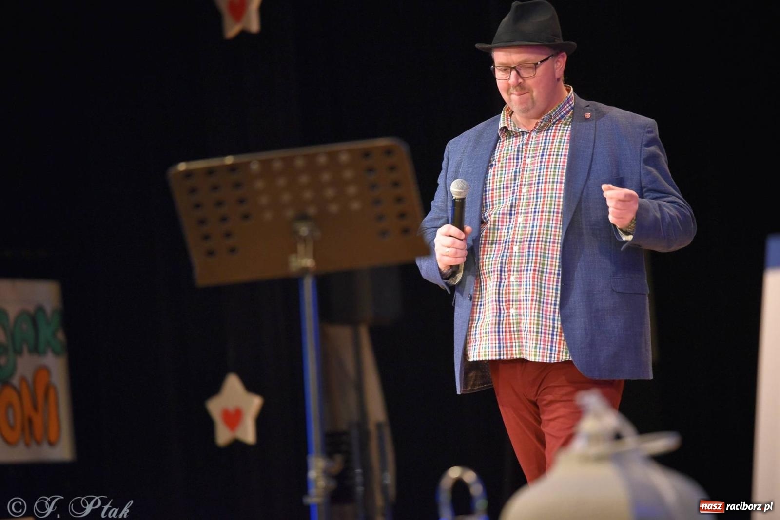 Zdjęcie w galerii na portalu naszraciborz.pl: Oprah Winfrey, Pompa Band, poród i Modlitwa. Gwiazdka Serc na bis! wiadomości z regionu