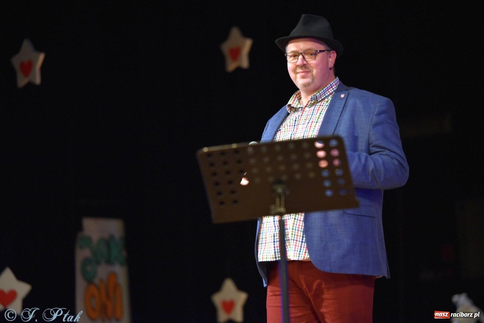 Zdjęcie w galerii na portalu naszraciborz.pl: Oprah Winfrey, Pompa Band, poród i Modlitwa. Gwiazdka Serc na bis! wiadomości z regionu