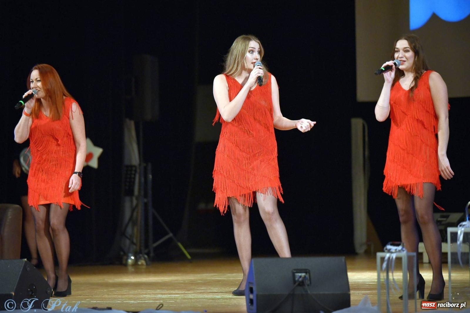 Zdjęcie w galerii na portalu naszraciborz.pl: Oprah Winfrey, Pompa Band, poród i Modlitwa. Gwiazdka Serc na bis! wiadomości z regionu