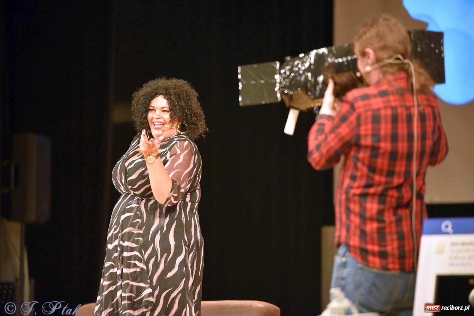 Zdjęcie w galerii na portalu naszraciborz.pl: Oprah Winfrey, Pompa Band, poród i Modlitwa. Gwiazdka Serc na bis! wiadomości z regionu