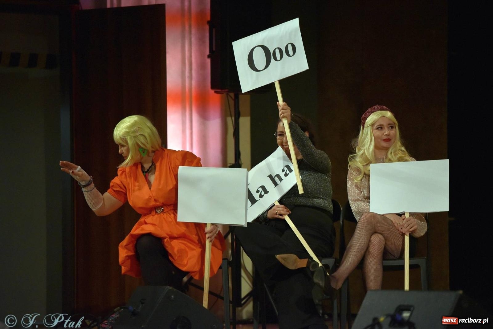 Zdjęcie w galerii na portalu naszraciborz.pl: Oprah Winfrey, Pompa Band, poród i Modlitwa. Gwiazdka Serc na bis! wiadomości z regionu